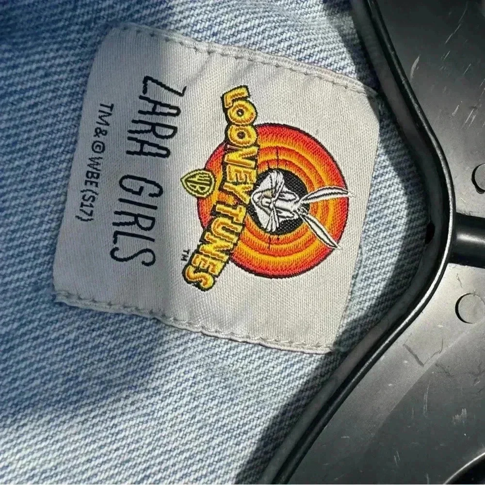 Zara & Looney Tunes Girls Distress Denim  Jacket  Size 8 Bugs Bunny